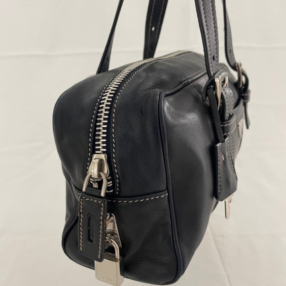 Prada Vintage navy ๐ bag - Picture 3 of 11